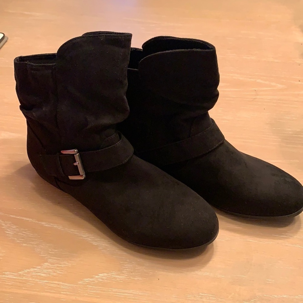 Women’s True Craft Black Micro “Addison” booties